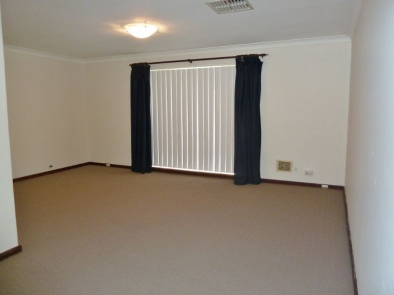 7 Griffith Way, Thornlie WA 6108