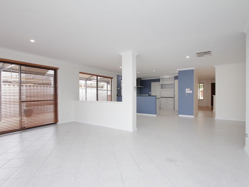 2 Inveraray Close, Canning Vale WA 6155