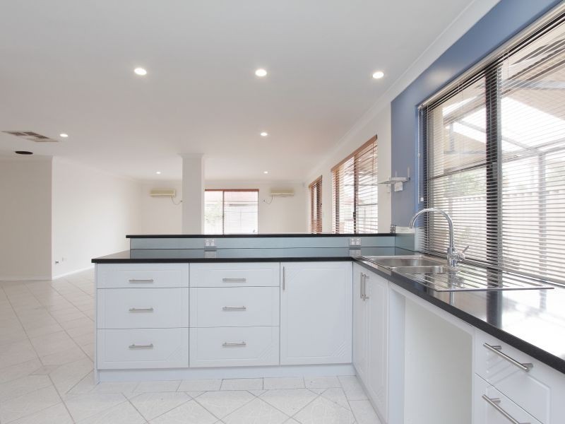 2 Inveraray Close, Canning Vale WA 6155