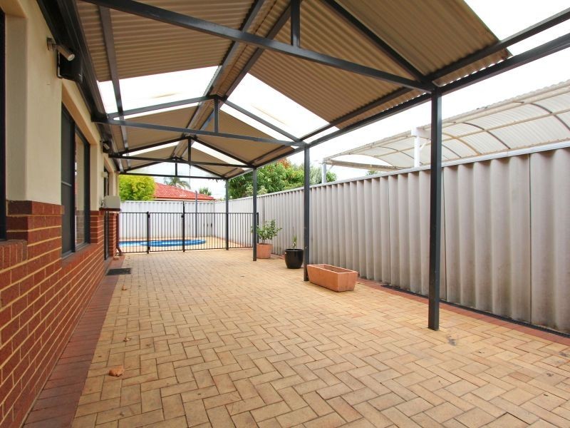 2 Inveraray Close, Canning Vale WA 6155