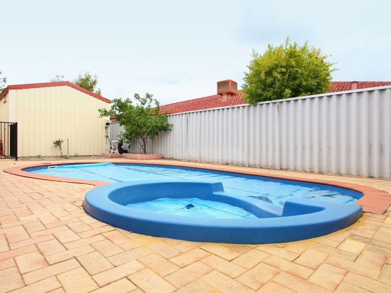 2 Inveraray Close, Canning Vale WA 6155