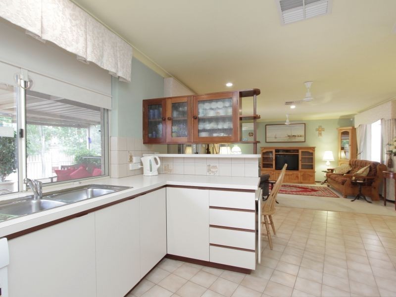 8/16 Heron Place, Maddington WA 6109