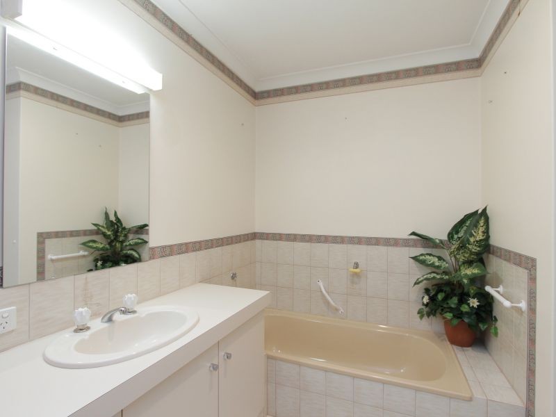 8/16 Heron Place, Maddington WA 6109