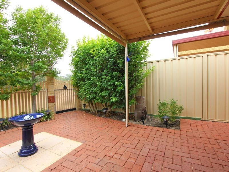 8/16 Heron Place, Maddington WA 6109