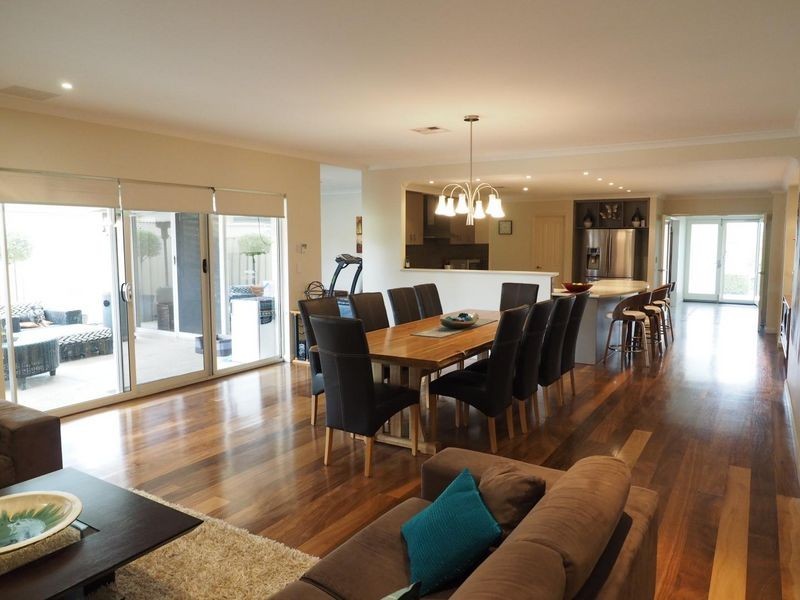 59 Cromarty Gardens, Canning Vale WA 6155