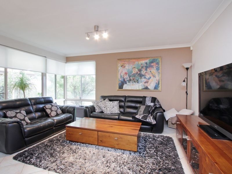 40 McLean Road, Canning Vale WA 6155