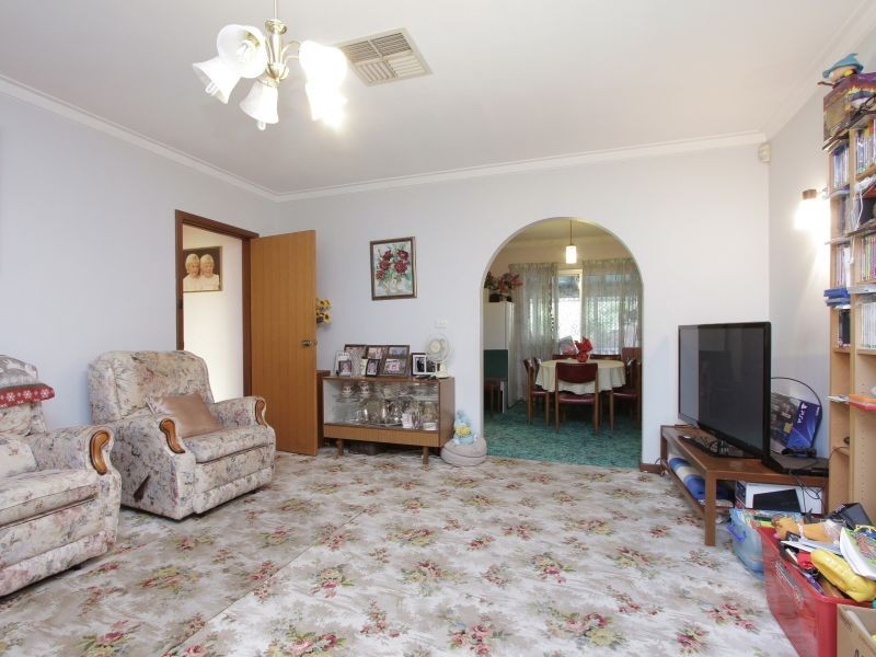 4 Stratford Place, Bentley WA 6102