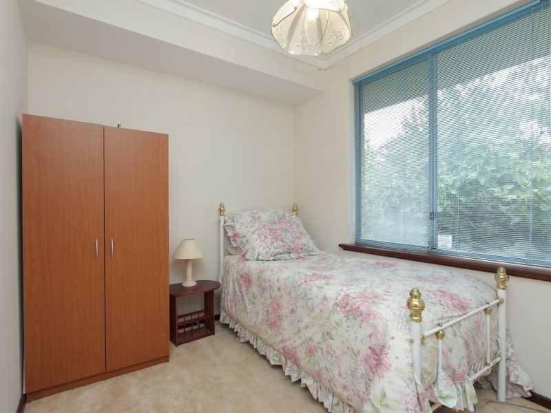 4 Stratford Place, Bentley WA 6102