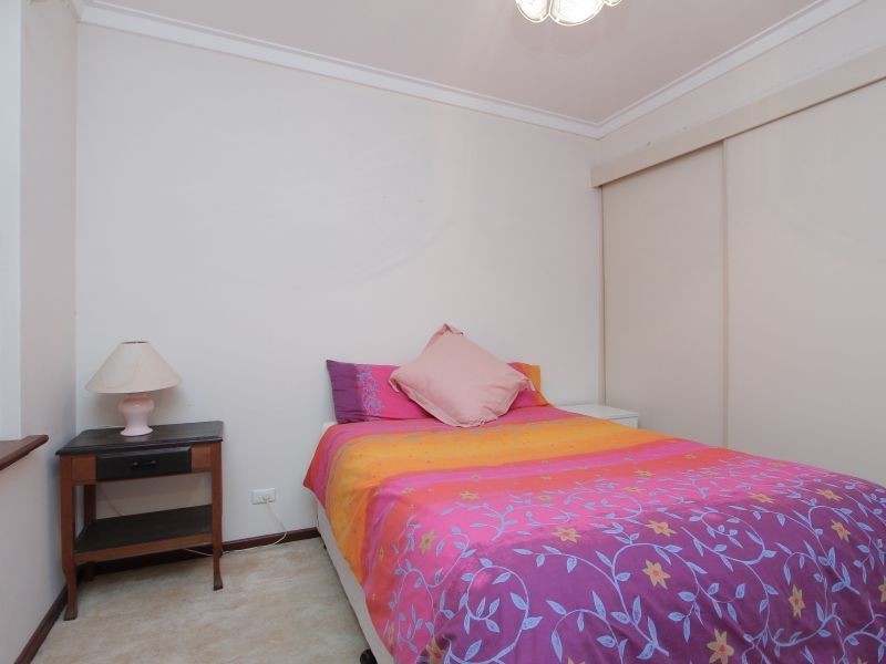 4 Stratford Place, Bentley WA 6102