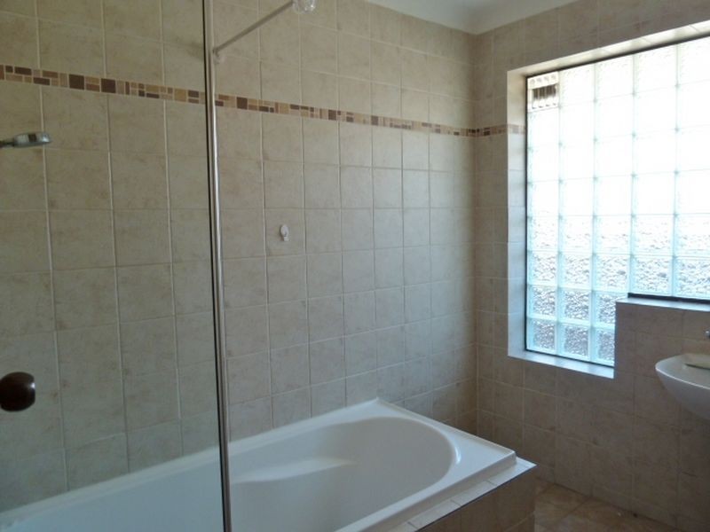 16 Olga Road, Maddington WA 6109