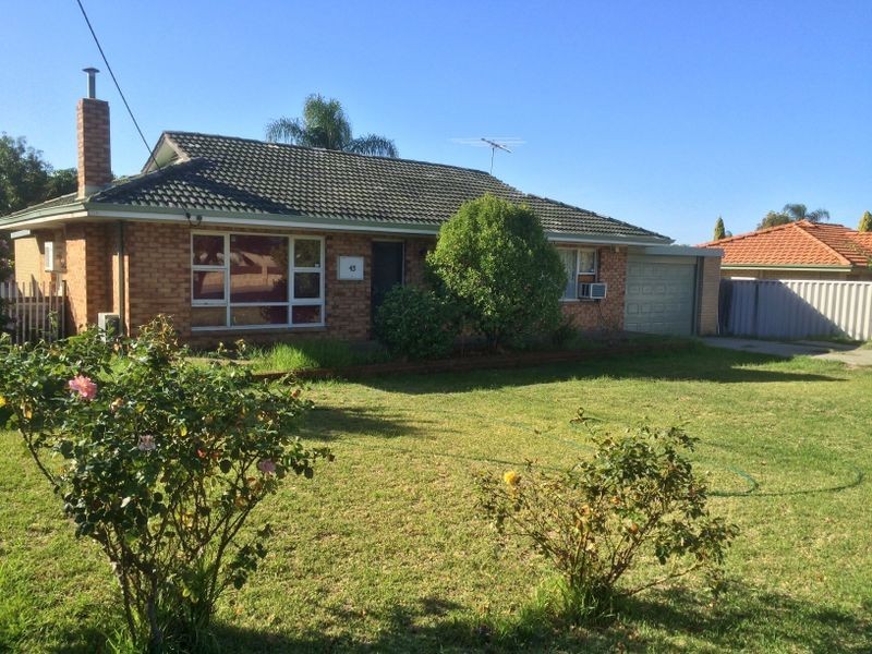 43 Spring Road, Thornlie WA 6108