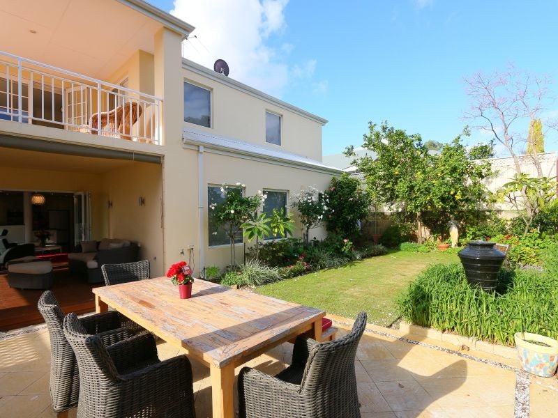 23 Rufford Lane, Canning Vale WA 6155