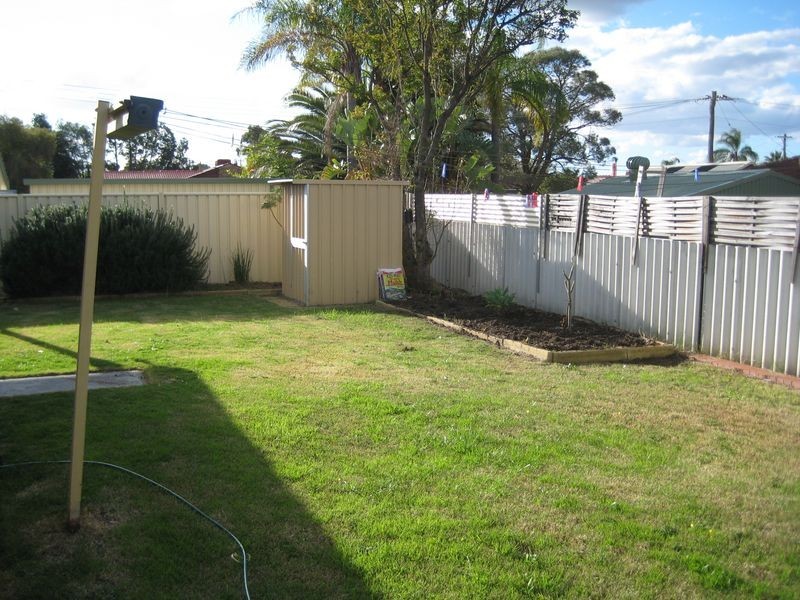 6 Bardwell Street, Thornlie WA 6108