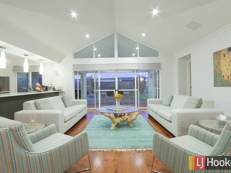 18 Whitehorse Drive, Harrisdale WA 6112