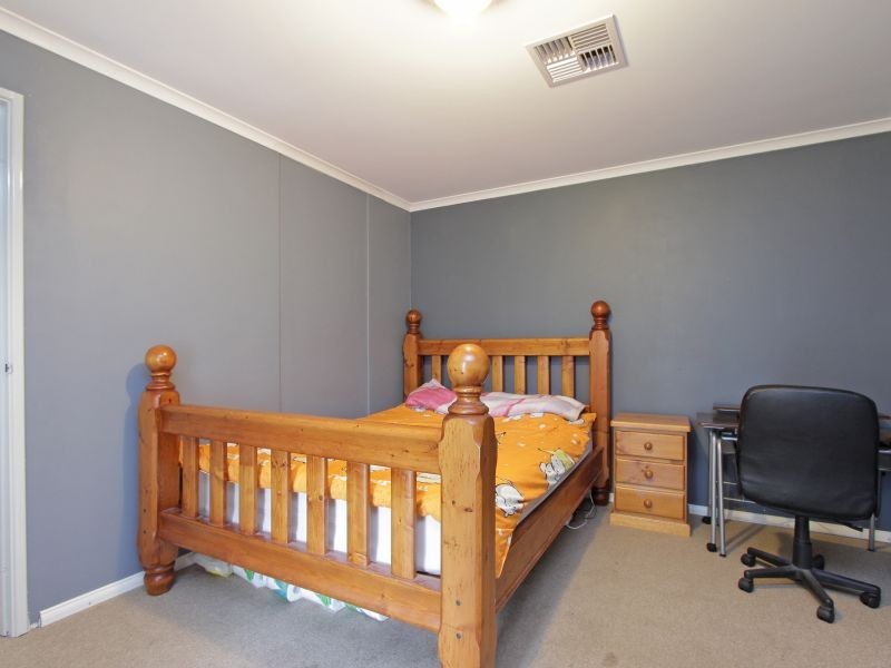 2 Emery Cove, Gosnells WA 6110