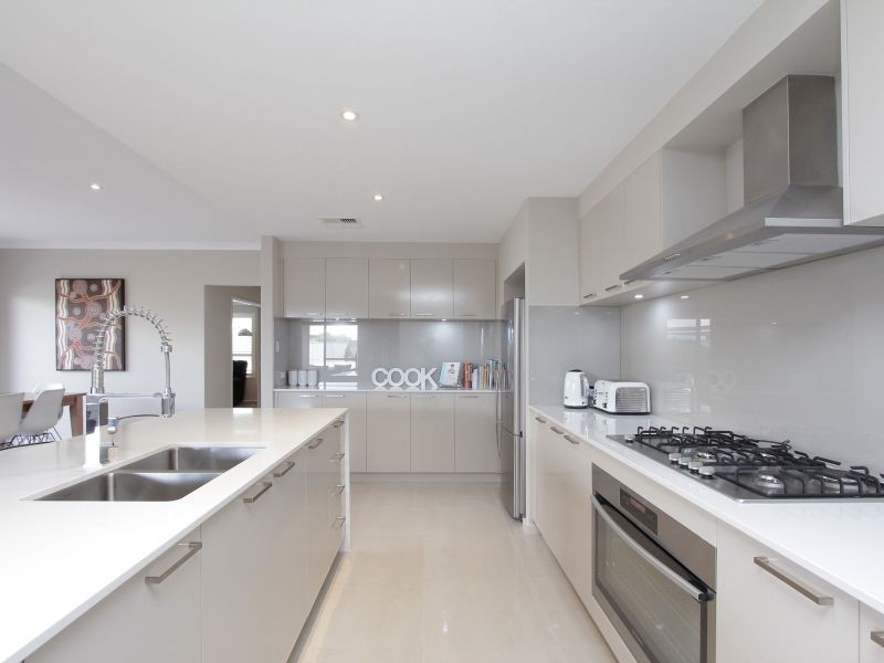 11 Rothery Loop, Piara Waters WA 6112