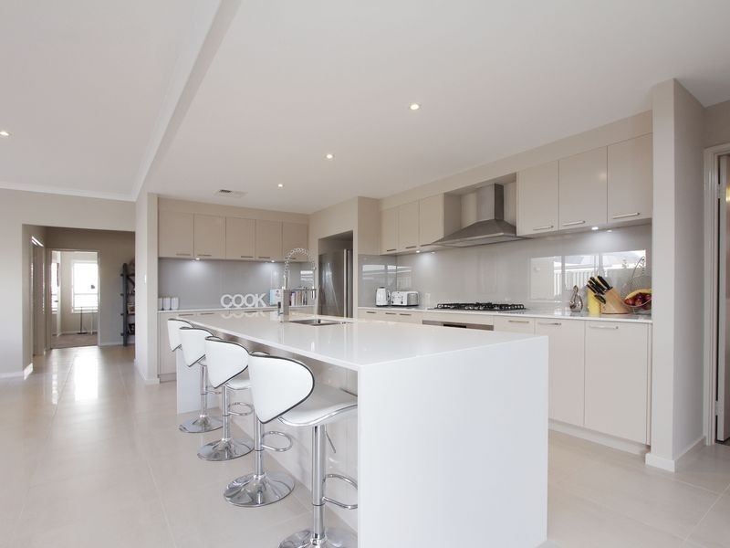 11 Rothery Loop, Piara Waters WA 6112