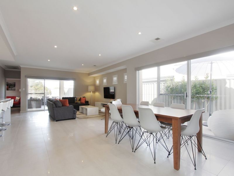 11 Rothery Loop, Piara Waters WA 6112