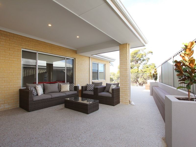 11 Rothery Loop, Piara Waters WA 6112