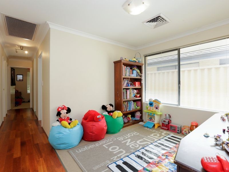 17 Daleford Way, Southern River WA 6110