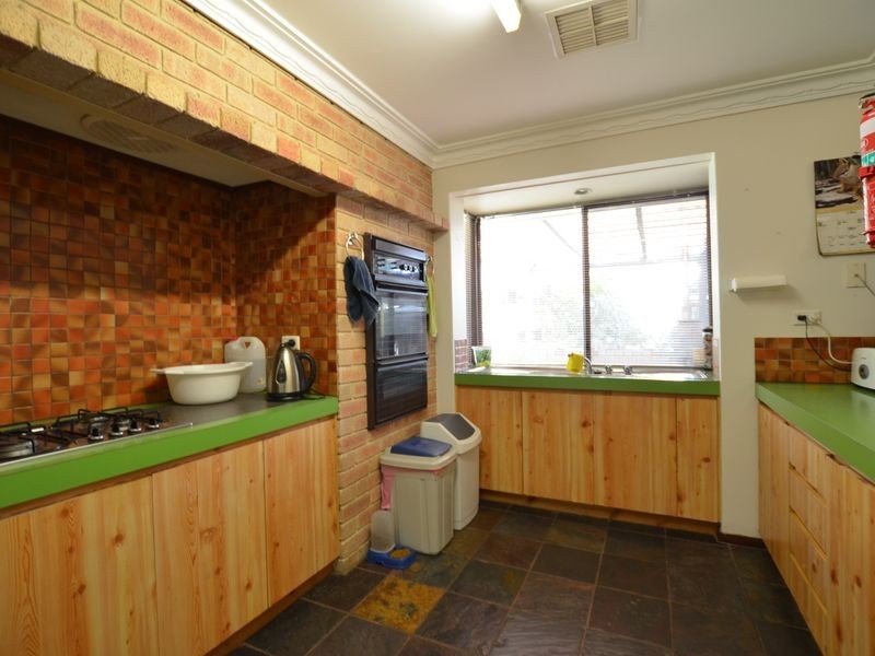 8 Ningaloo Way, Thornlie WA 6108