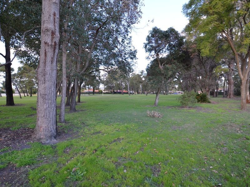 8 Ningaloo Way, Thornlie WA 6108