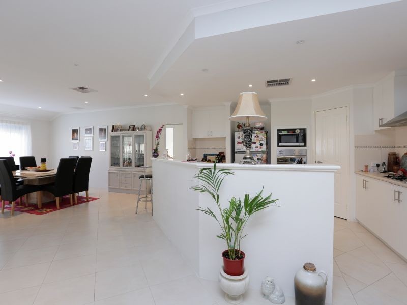 33 Elizabeth Street, East Cannington WA 6107