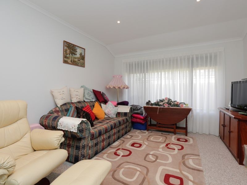 33 Elizabeth Street, East Cannington WA 6107