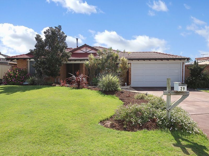 29 Redheart Drive, Thornlie WA 6108