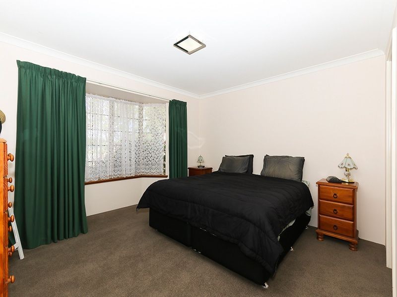 29 Redheart Drive, Thornlie WA 6108