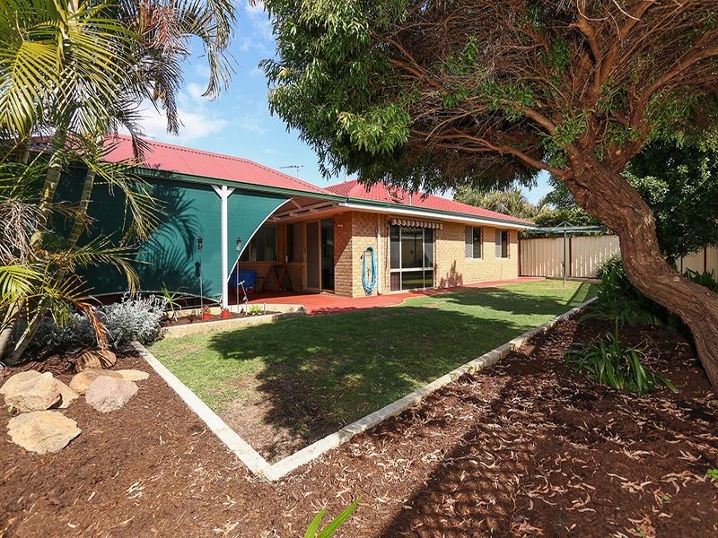 29 Redheart Drive, Thornlie WA 6108