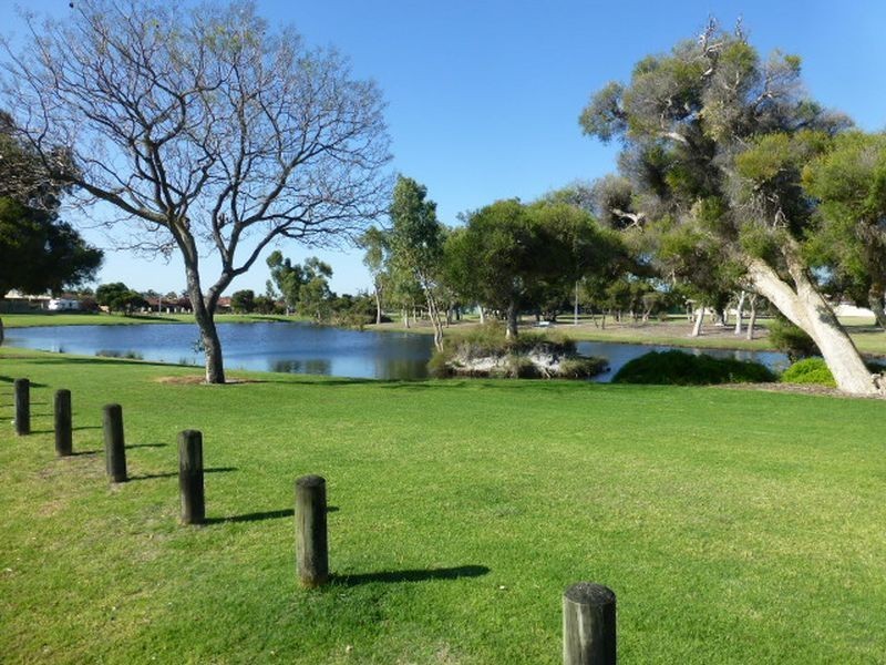 29 Redheart Drive, Thornlie WA 6108