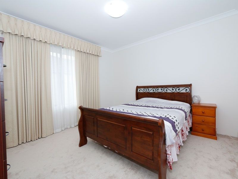 12 Juncea Way, Hammond Park WA 6164