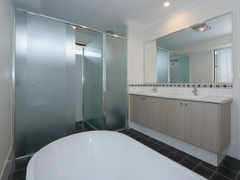 12 Juncea Way, Hammond Park WA 6164