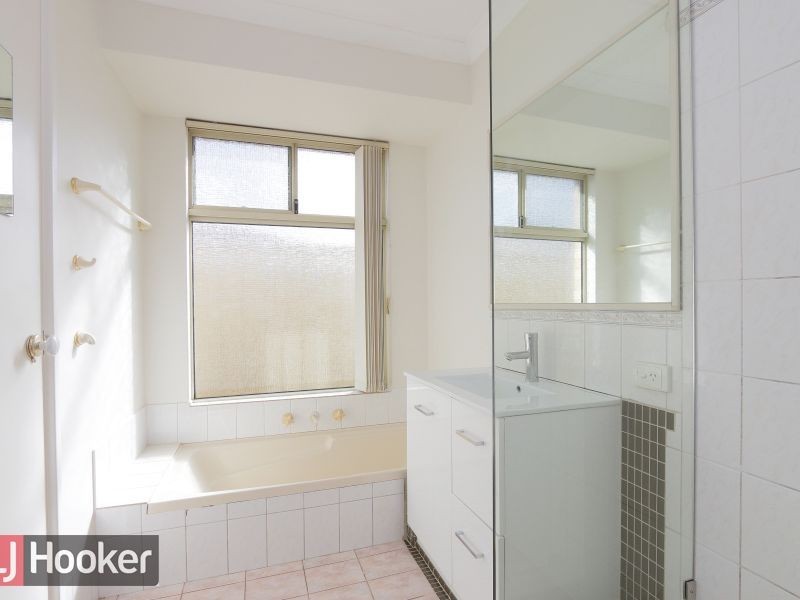 9A Tea Tree Way, Thornlie WA 6108