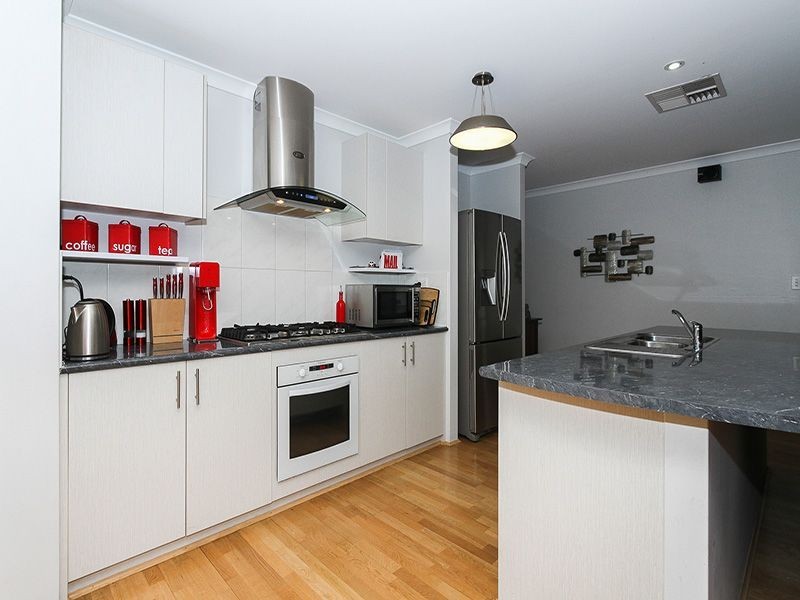 5 Astrolabe Way, Swan View WA 6056