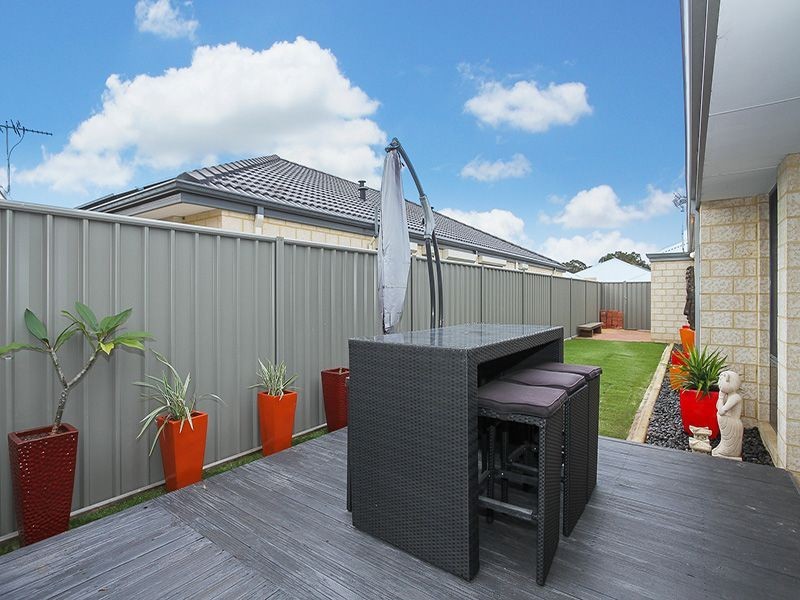 5 Astrolabe Way, Swan View WA 6056
