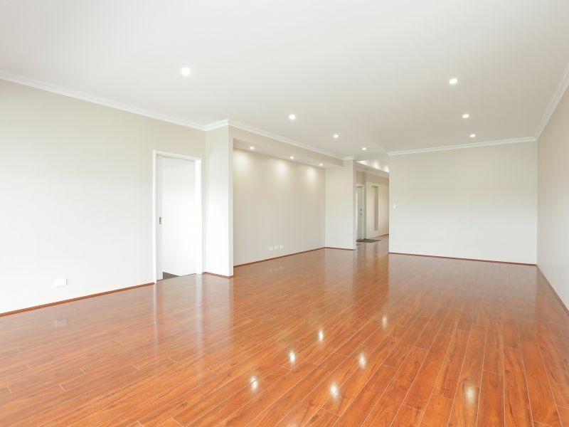 13 Varazze Way, Piara Waters WA 6112