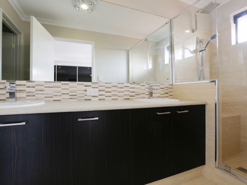 13 Varazze Way, Piara Waters WA 6112