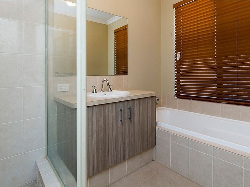 73 Kellogg Drive, Piara Waters WA 6112