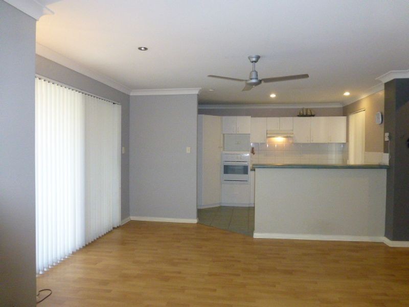 2/200 Burslem Drive, Maddington WA 6109