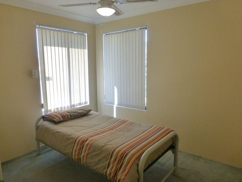 2/200 Burslem Drive, Maddington WA 6109