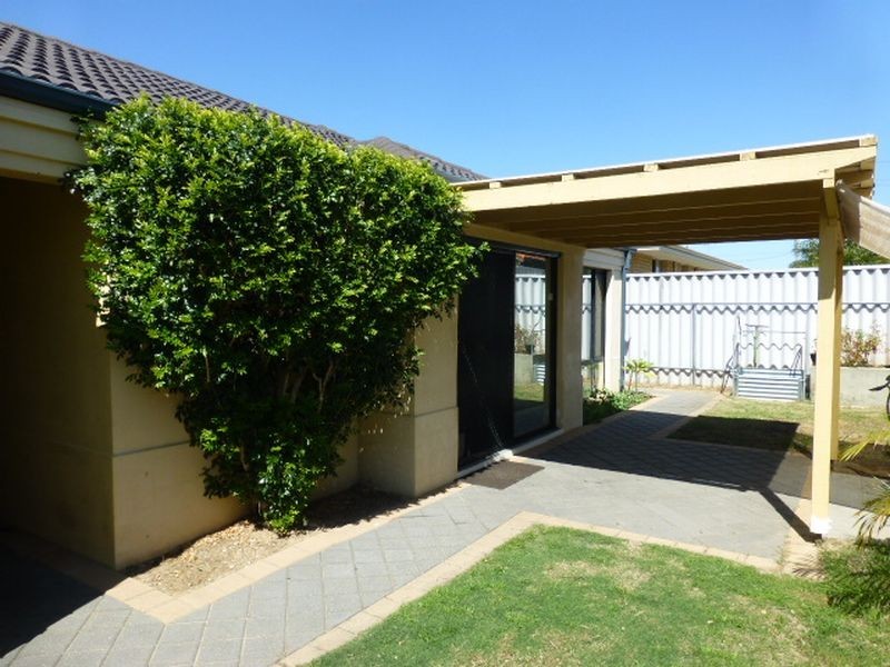 2/200 Burslem Drive, Maddington WA 6109