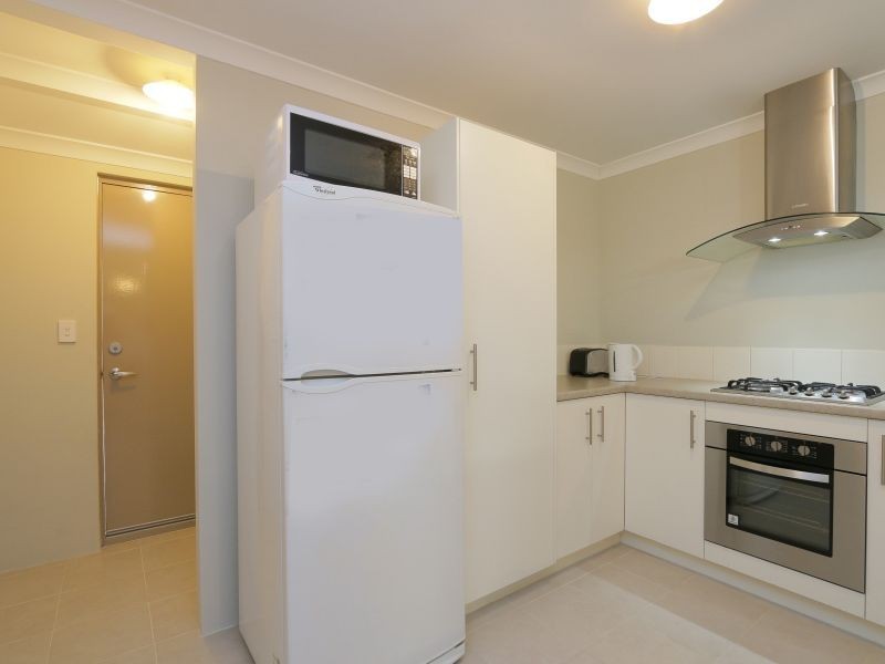 1/82 Spring Road, Thornlie WA 6108