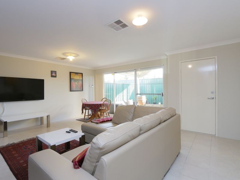 1/82 Spring Road, Thornlie WA 6108