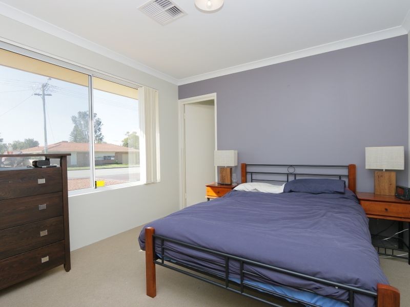 1/82 Spring Road, Thornlie WA 6108