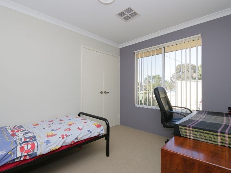 1/82 Spring Road, Thornlie WA 6108