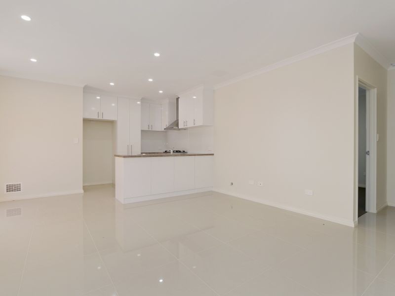 1 & 2/3 Merino Court, Thornlie WA 6108