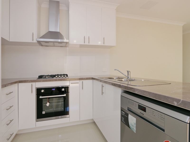 1 & 2/3 Merino Court, Thornlie WA 6108