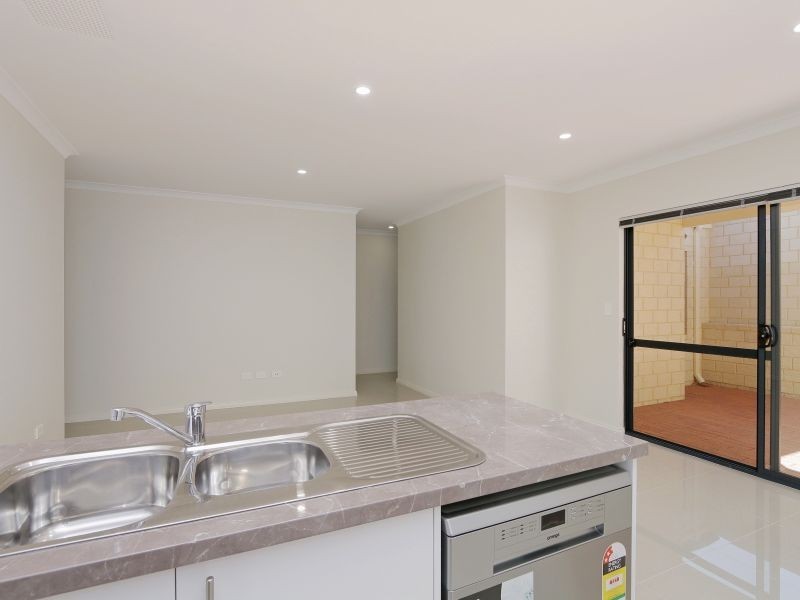1 & 2/3 Merino Court, Thornlie WA 6108